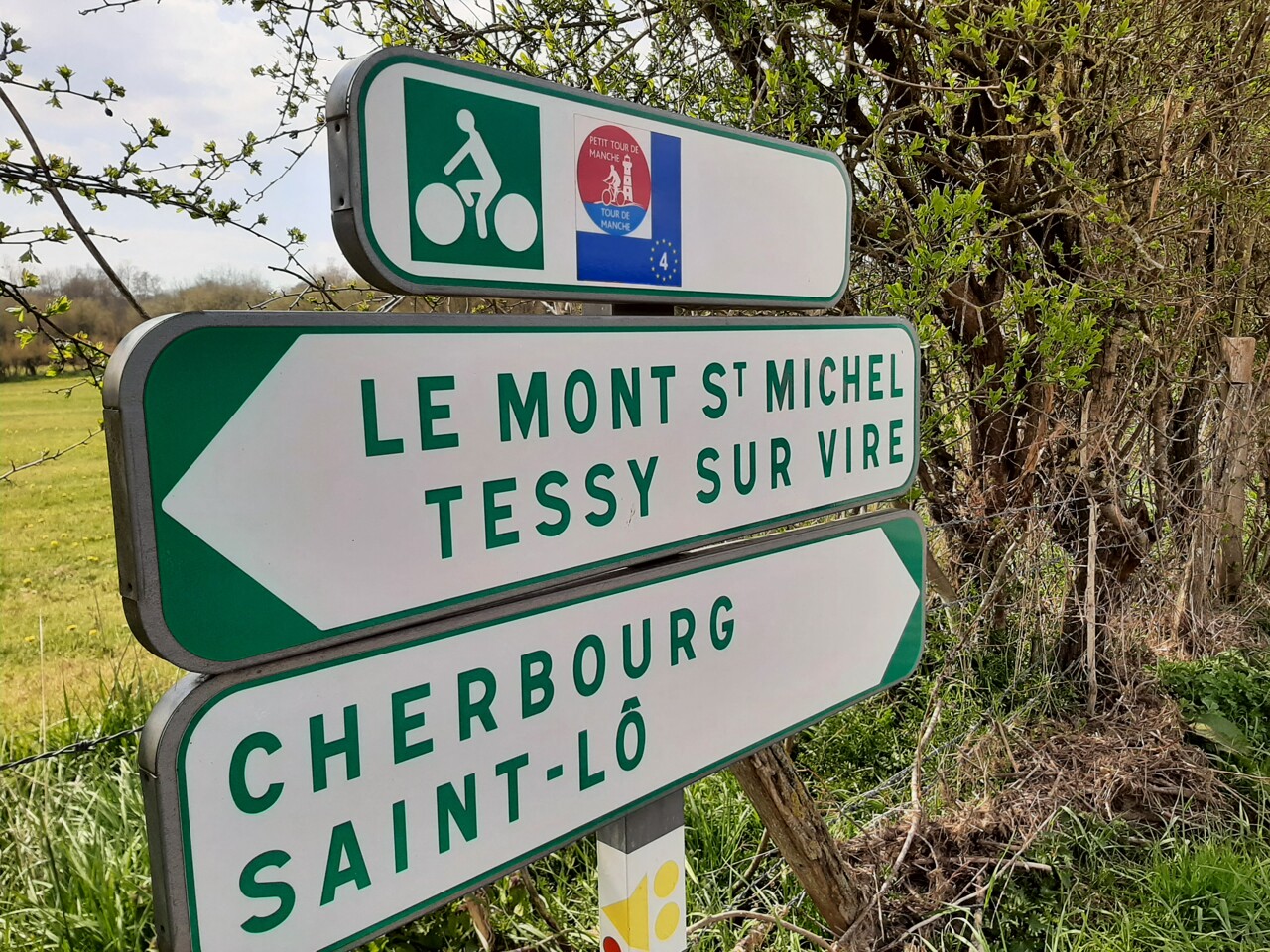 La Vélowestnormandy vous fera cheminer sur le chemin de halage des bords de Vire, entre Saint-Lô et Pont-Farcy.