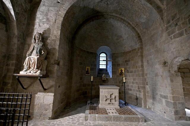 photo la chapelle de notre-dame-des-trente-cierges au mont saint-michel, où l’on trouve des pierres datant de 1023. © stéphane geufroi / ouest-france