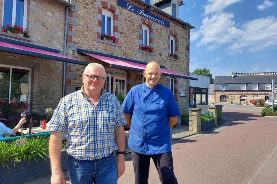 Pascal Datin et Nicolas Thieulent ont vendu l'hôtel-restaurant Le Beauvoir, qu'ils géraient depuis 19 ans, au groupe Mère Poulard.