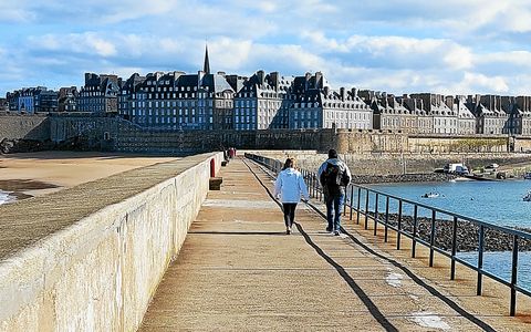 Pour le week-end de l’Ascension, les 8 et 9 mai prochains, plus de 75 % des hébergements sont déjà réservés sur la destination Saint-Malo-baie-du-Mont-Saint-Michel !